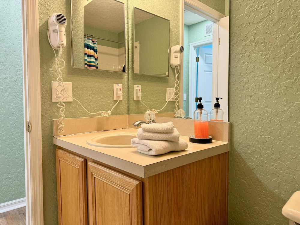 Regal Palms Swanky