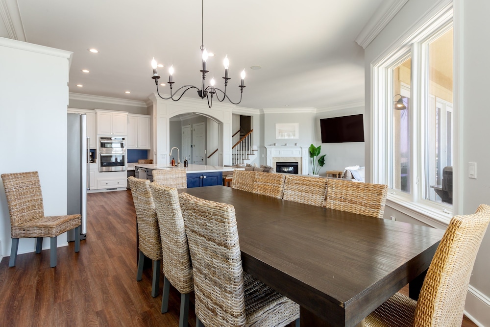 Lido by Avantstay Oceanfront Home w Pool Hot Tub Game Room Gorgeous Views
