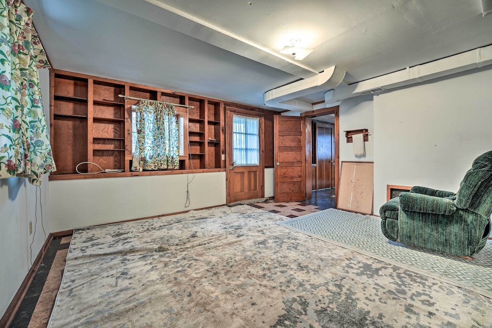 Cozy Hillsdale Home 1 Mi to Baw Beese Lake! - Property Image 14