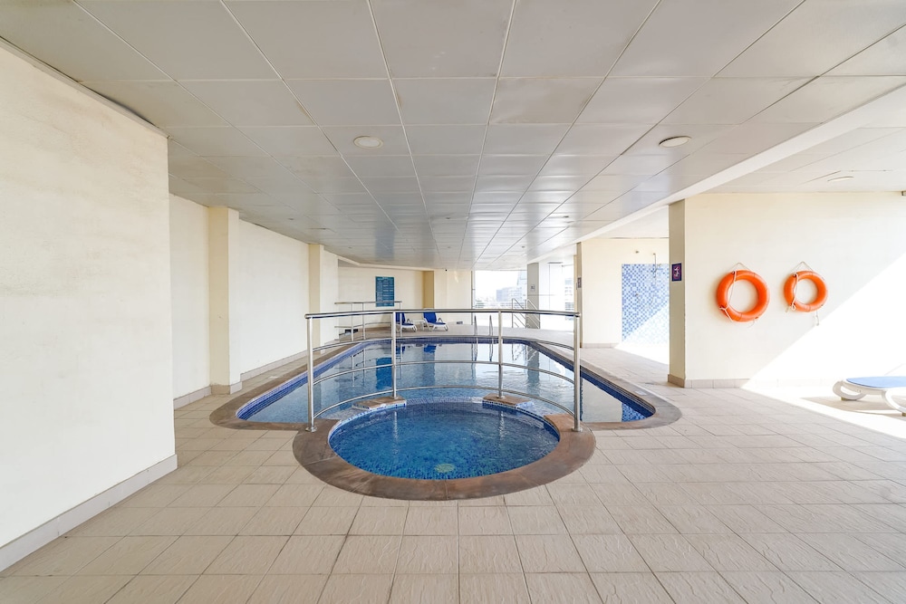 Sleeps 4 in This 2 Bedroom Apartment in Dubai Gate 2