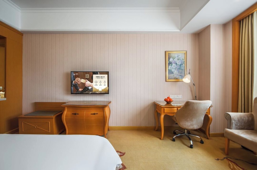 Vienna International Hotel (Shenzhen Airport Hangcheng)