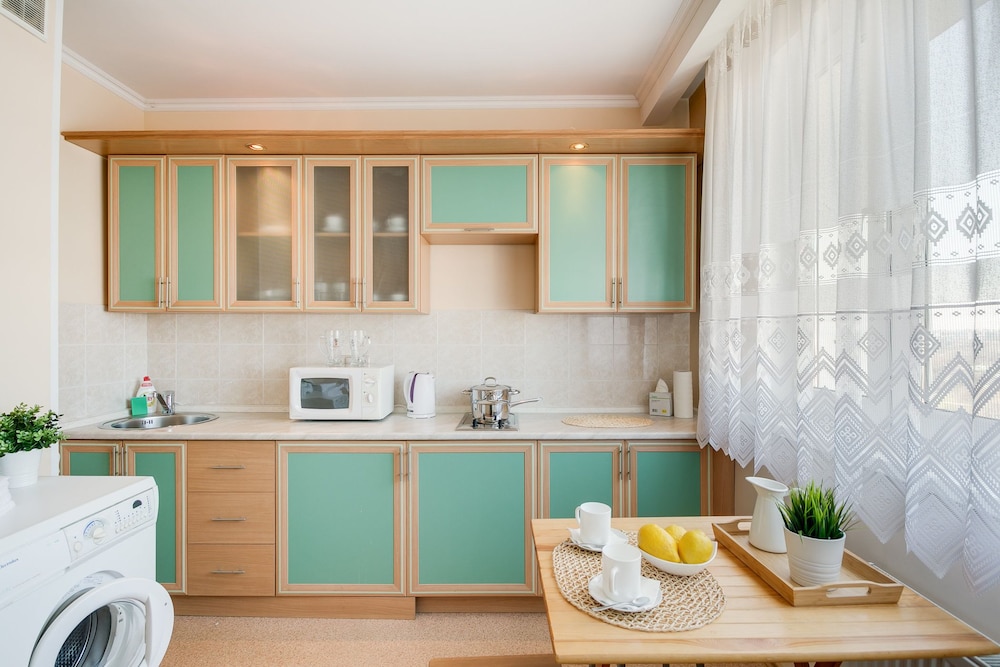 41 Orekhovo 3 Bedroom Apartment near Tsaritsyno Park