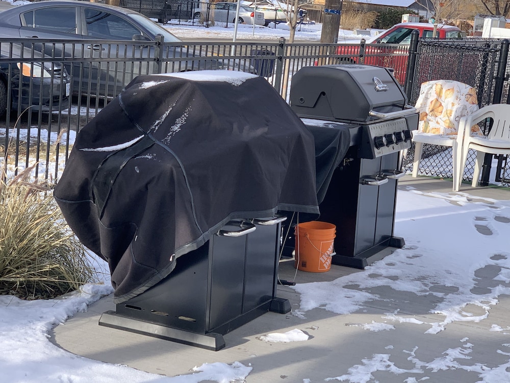 Vernon Vacations - Romantic Lakeside Studio Suite - Property Image 2