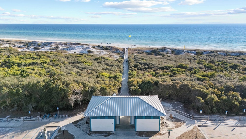 The Palmetto Blue by Avantstay Steps to Beach, Ocean Views