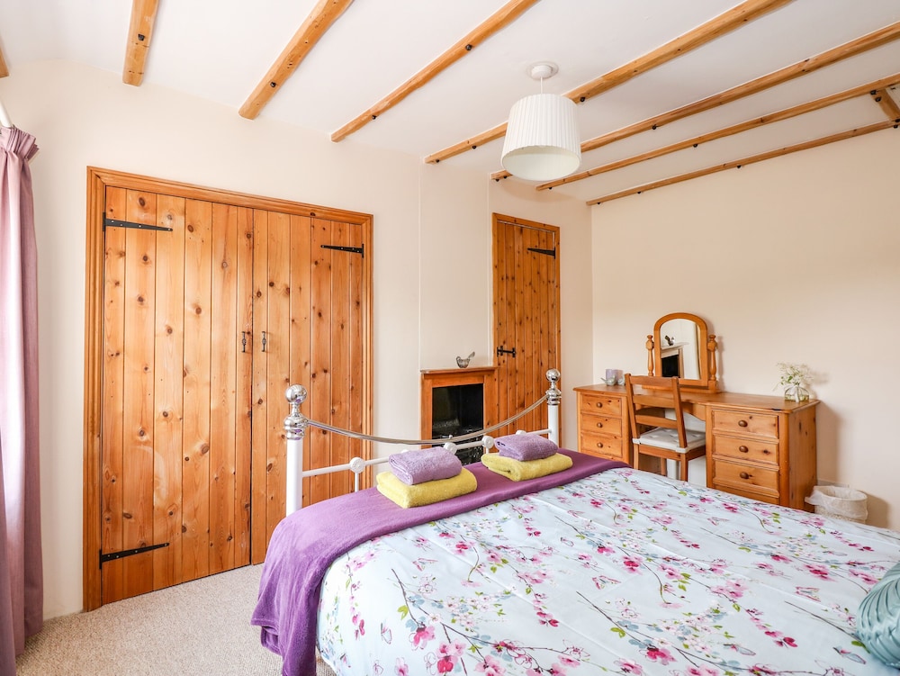 Holly Cottage view 5