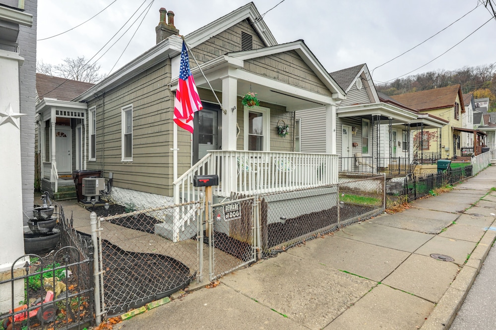 3 Mi to Dtwn: Covington Getaway w/ Backyard