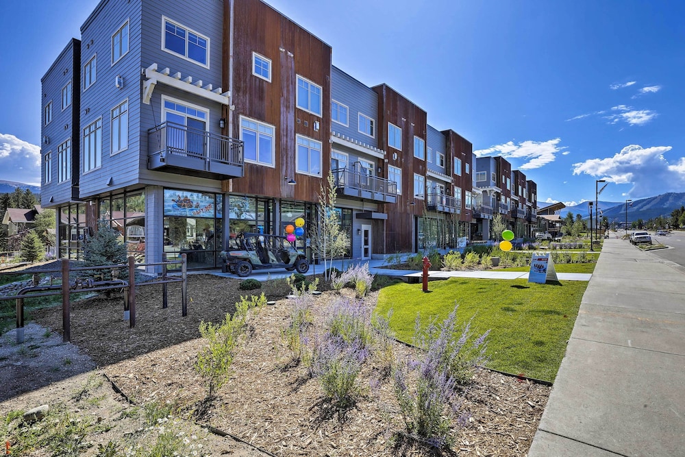 Downtown Winter Park Condo - 3 Miles to Ski Resort view 2