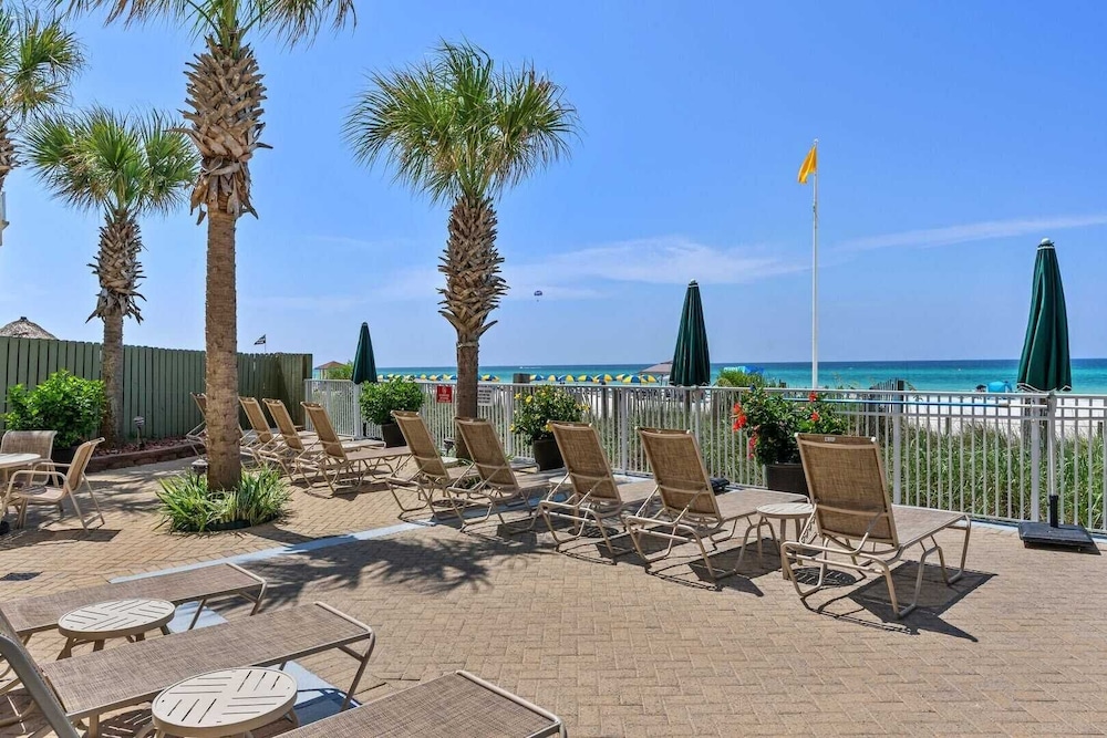Front Beach Road, Unit 809 - Beach Happy Emerald Isle Resort Unit 809
