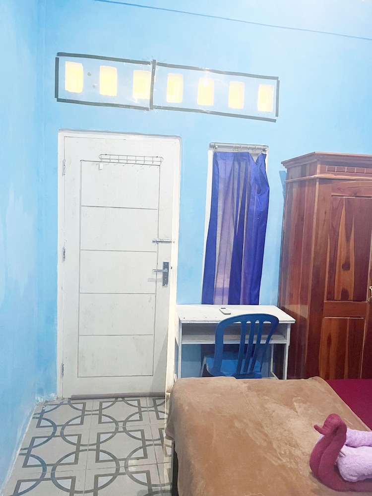 ZELLA KOST & HOMESTAY