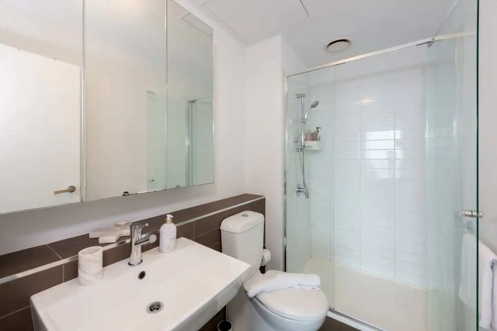 Homely 1BR Apt Near Southern Cross Station w/ Pool