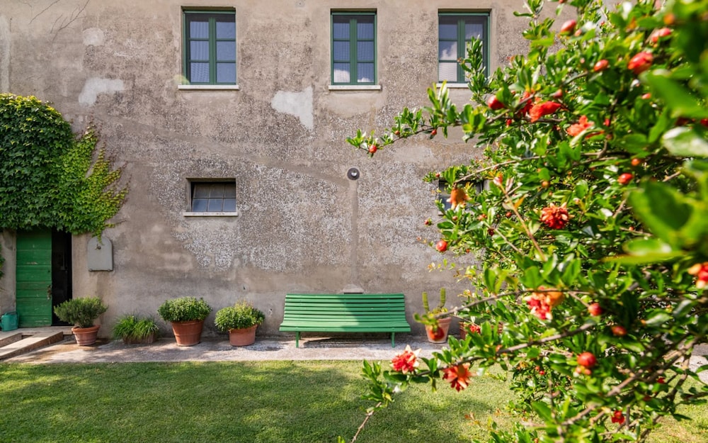 Farmhouse With Exclusive View Between Umbria and Tuscany La Godiola-albizia
