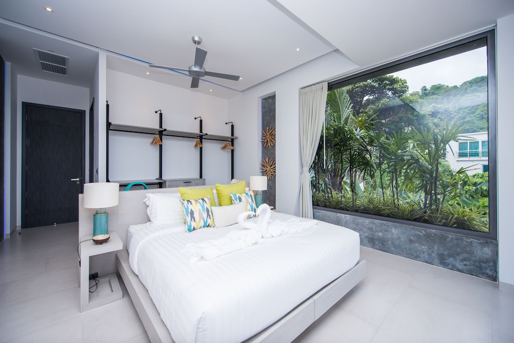 Luxury 5-Bedroom Villa With Games Room in Kata view 2