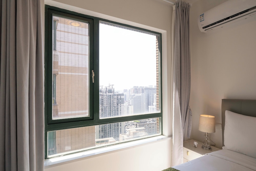 Tyms Elegant 4BR 2BA Apt in Xujiahui