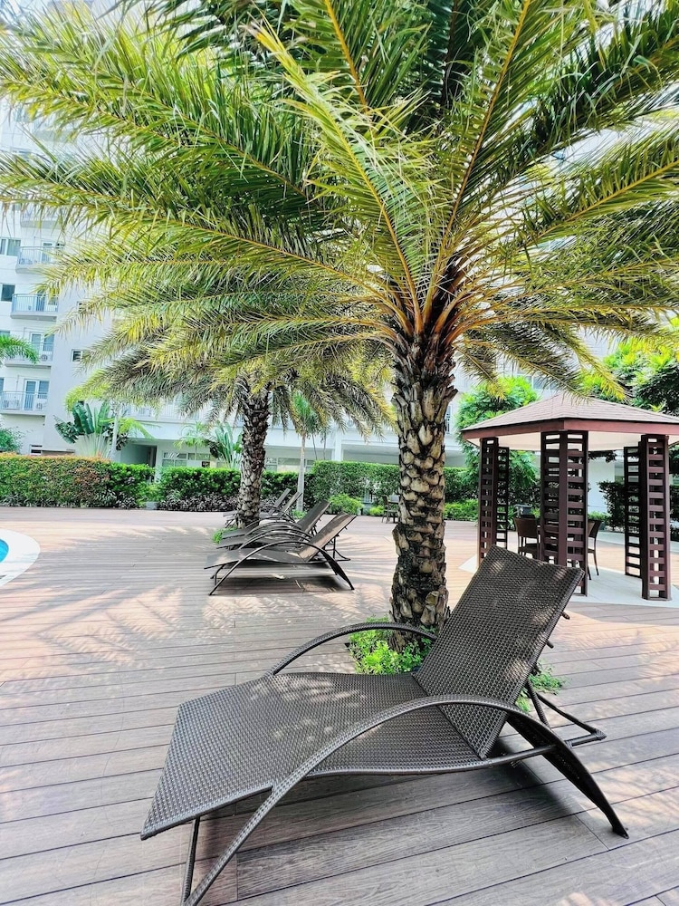 Paradise Staycation At South!