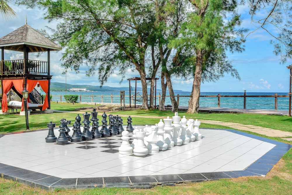 Jewel Paradise Cove Adult Beach Resort & Spa – All Inclusive