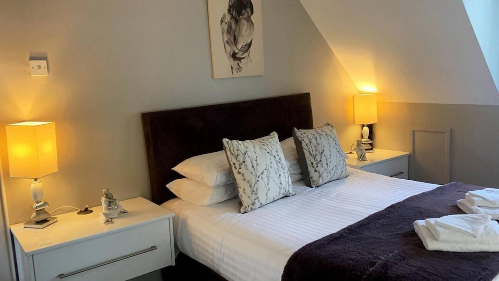 Warrenpoint Countryside -3bedroom-private Garden