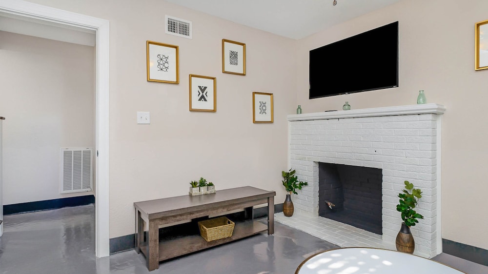 Sawgrass Lane Unit 1 Walk to the Beach view 4