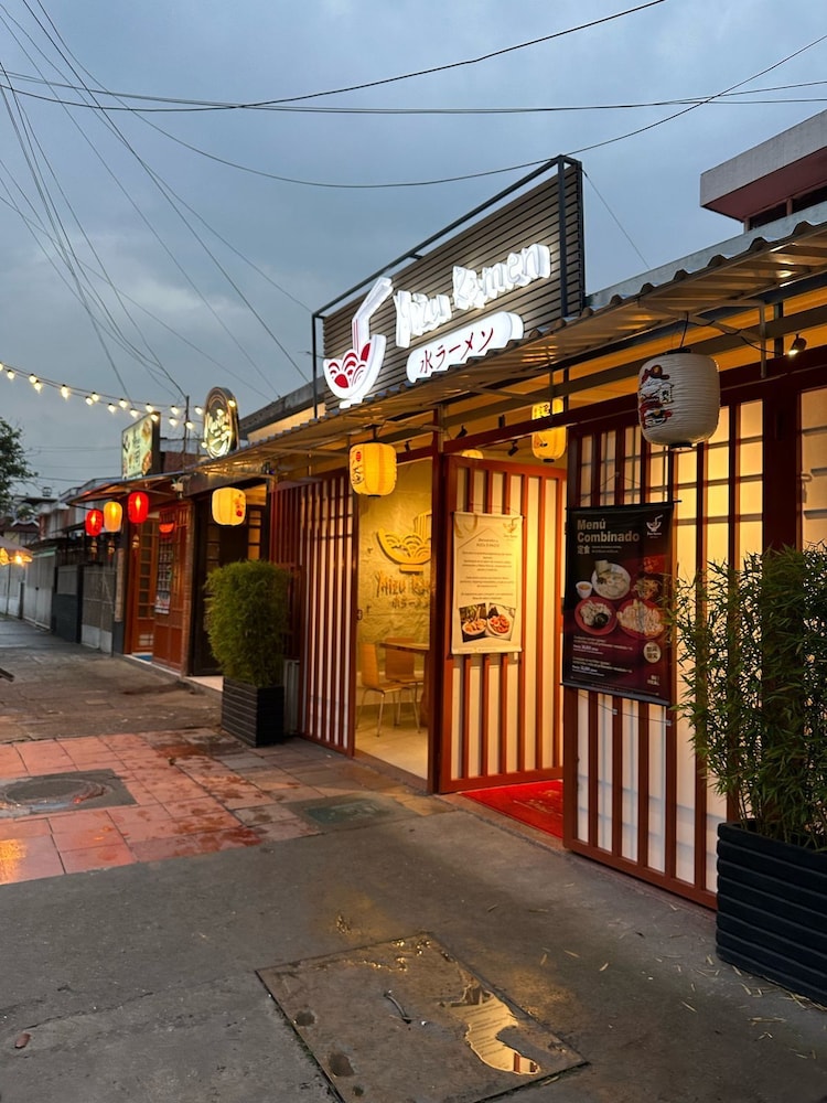BAMUKA HOSTEL
