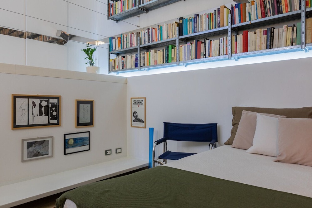 Calandra 2 - L Angolo del Libro
