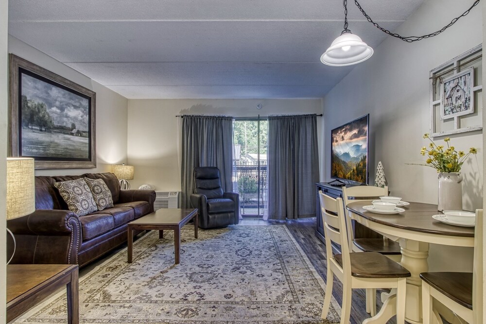 Mountain Splendor 105 - Beautiful Condo In The Heart Of Gatlinburg 1 Bedroom Condo by RedAwning view 2