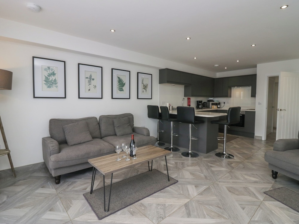 Edgemere Retreat