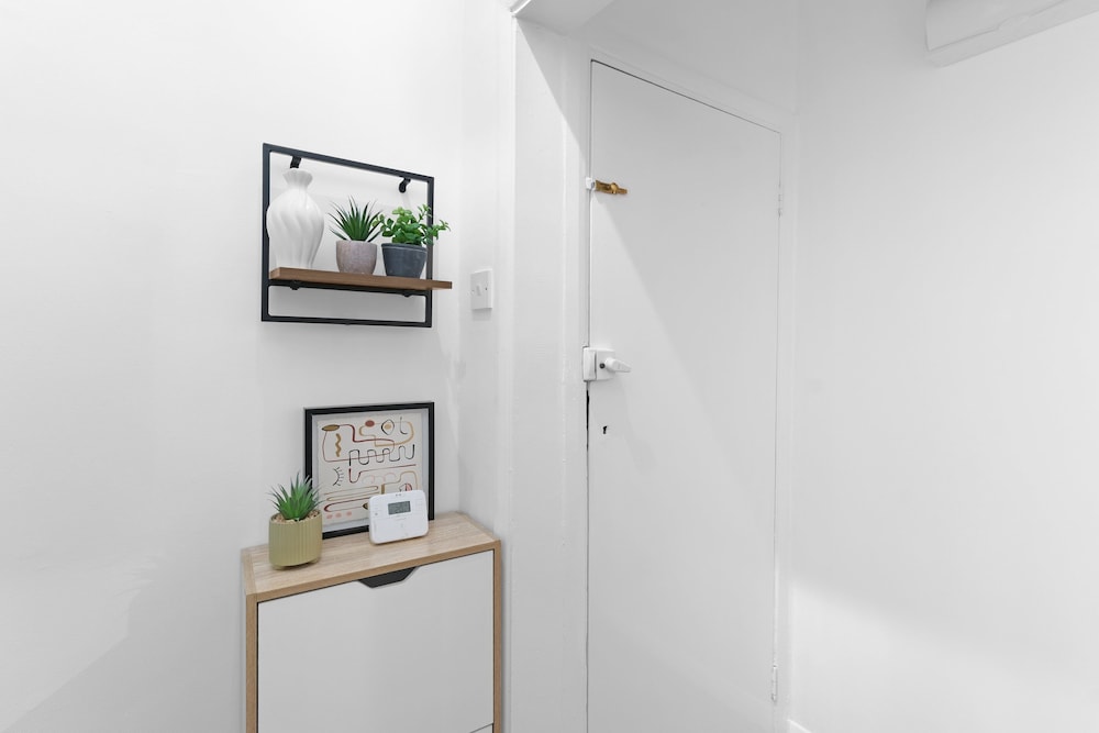 Modern 1 Bedroom Apartment in Gravesend
