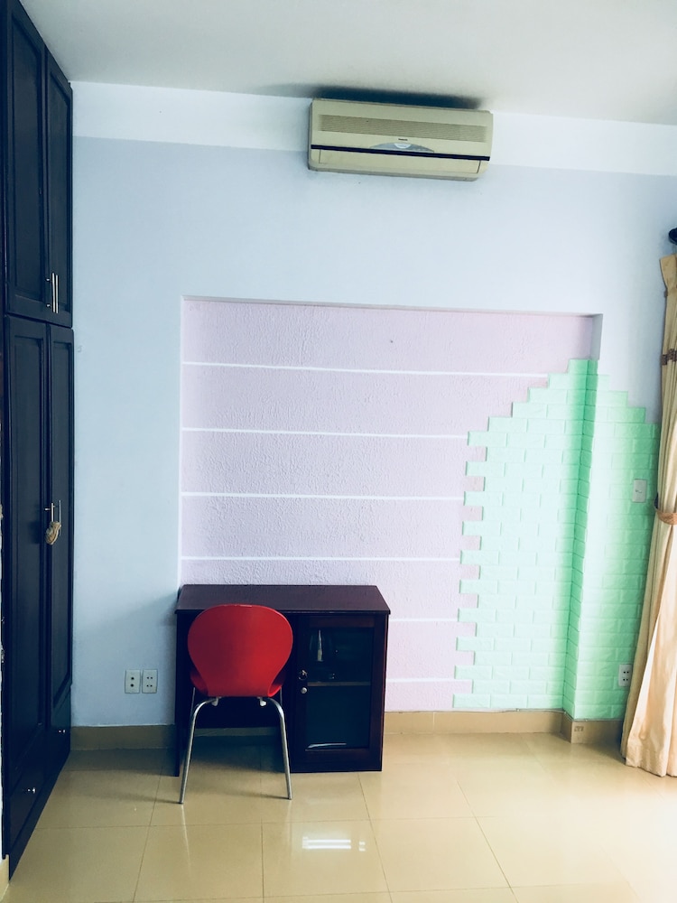 Drop By Saigon Hostel