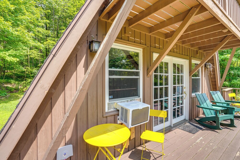 A-frame Cabin w/ Furnished Deck in Becket!