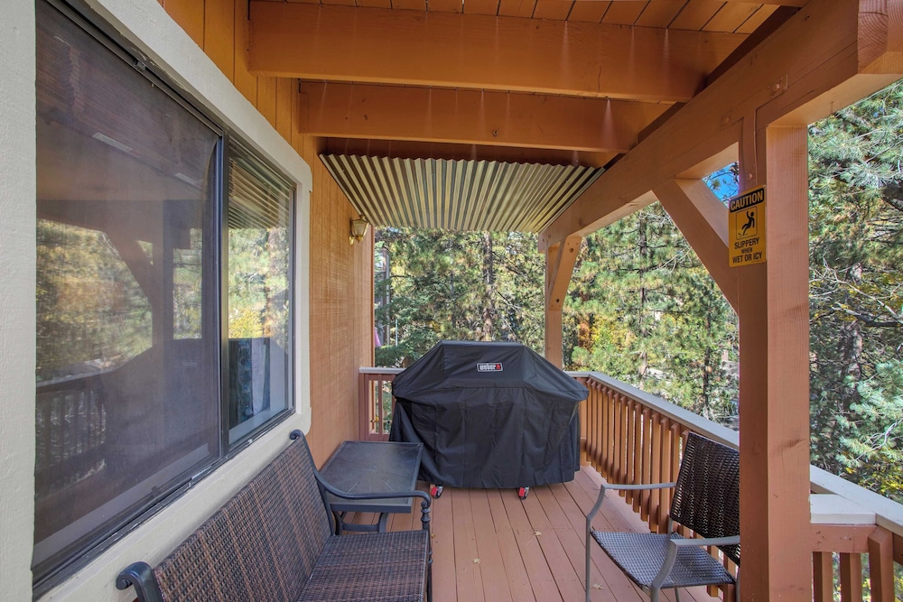 5bdr Stay w/ Fireplace, Game Room & Family-friendly Amenities Arrowhead Chalet by Avantstay