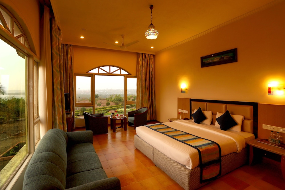 Kohinoor Samudra Beach Resort