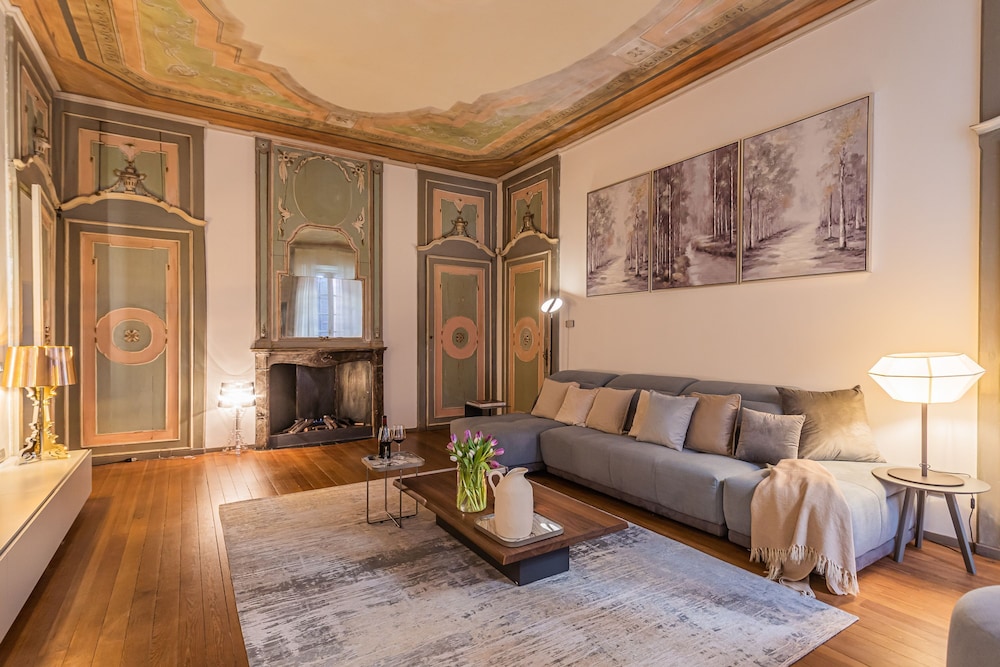 Rovelli 41 in Como With 2 Bedrooms and 3 Bathrooms
