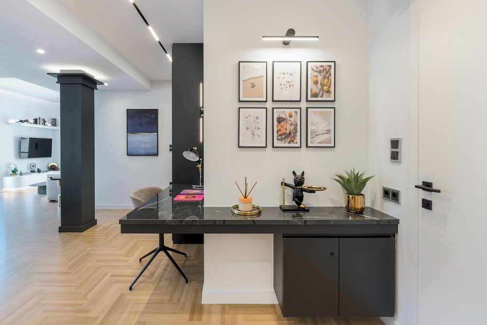 Michalakopoulou Cover & Bright Apartment