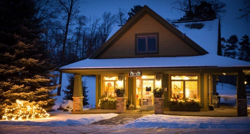 Kavanaugh's Sylvan Lake Resort