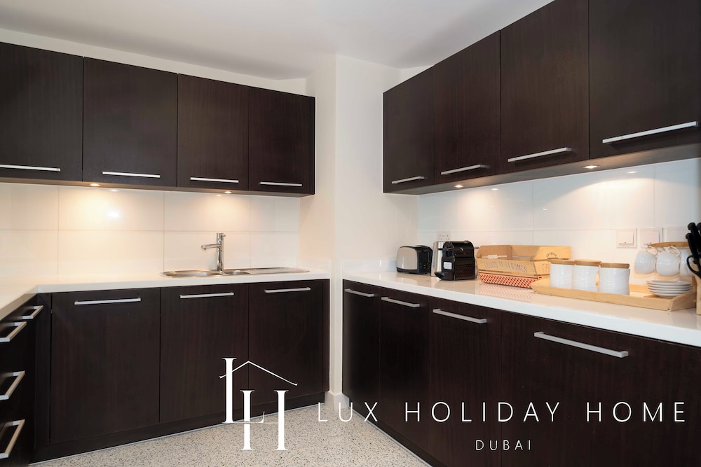 LUX The Elegant DIFC Suite 2