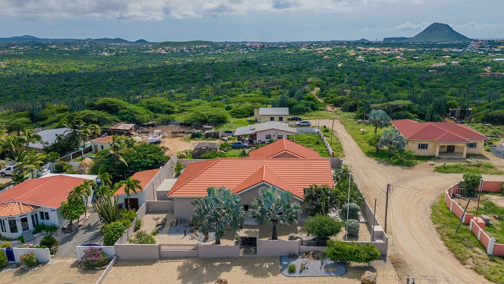 Central 4br3ba Villa w Ocean Views Private Pool