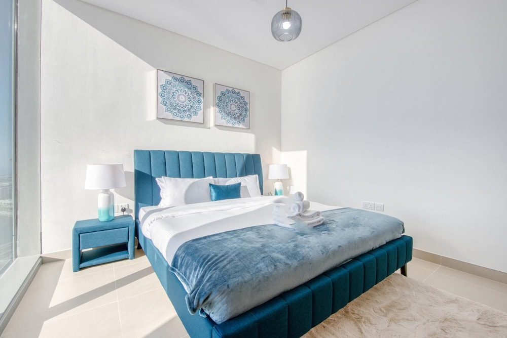 Exclusive Sea View Apartment on the Arabian Gulf