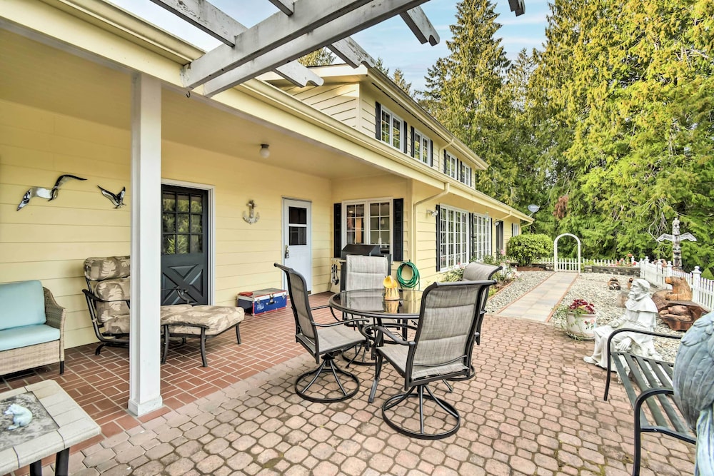 Hoodsport Home on 7 Wooded Acres w/ Hot Tub! view 2