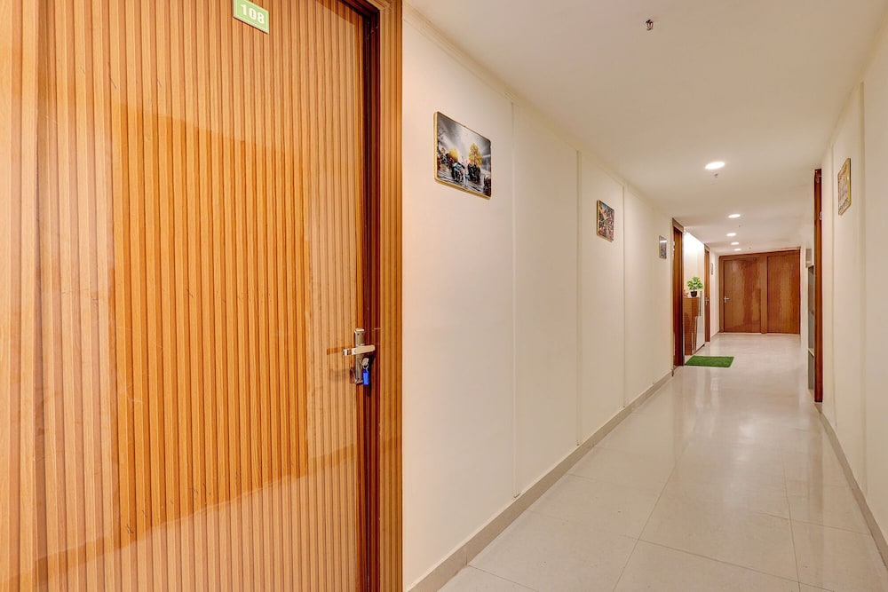 Fabhotel Paradise Palace
