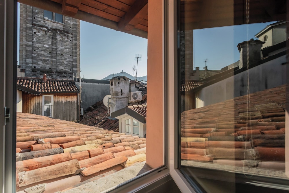 Domus in Como by Rent all Como