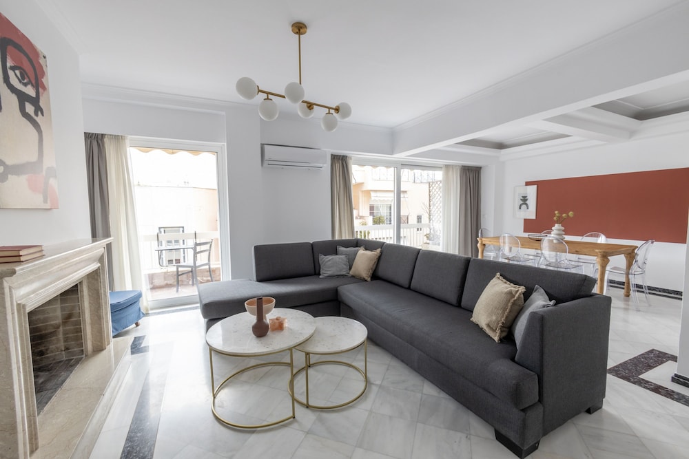 Massive 2-apartment Combo Unbeatable Acropolis Views Sleeps 9