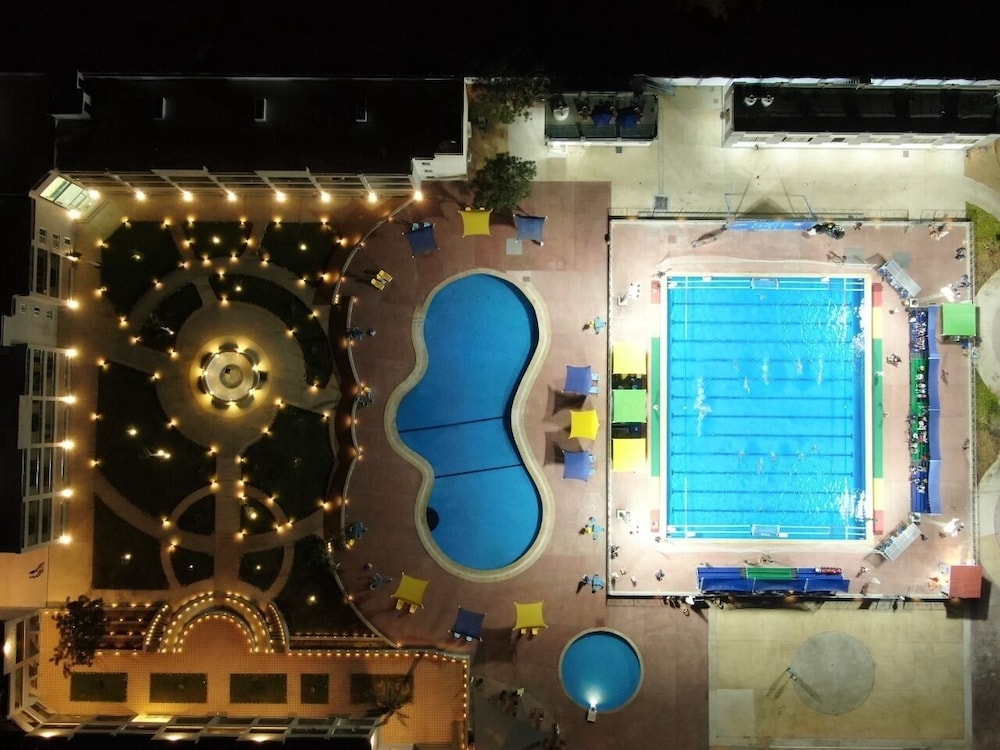 Grand Plaza Hotel