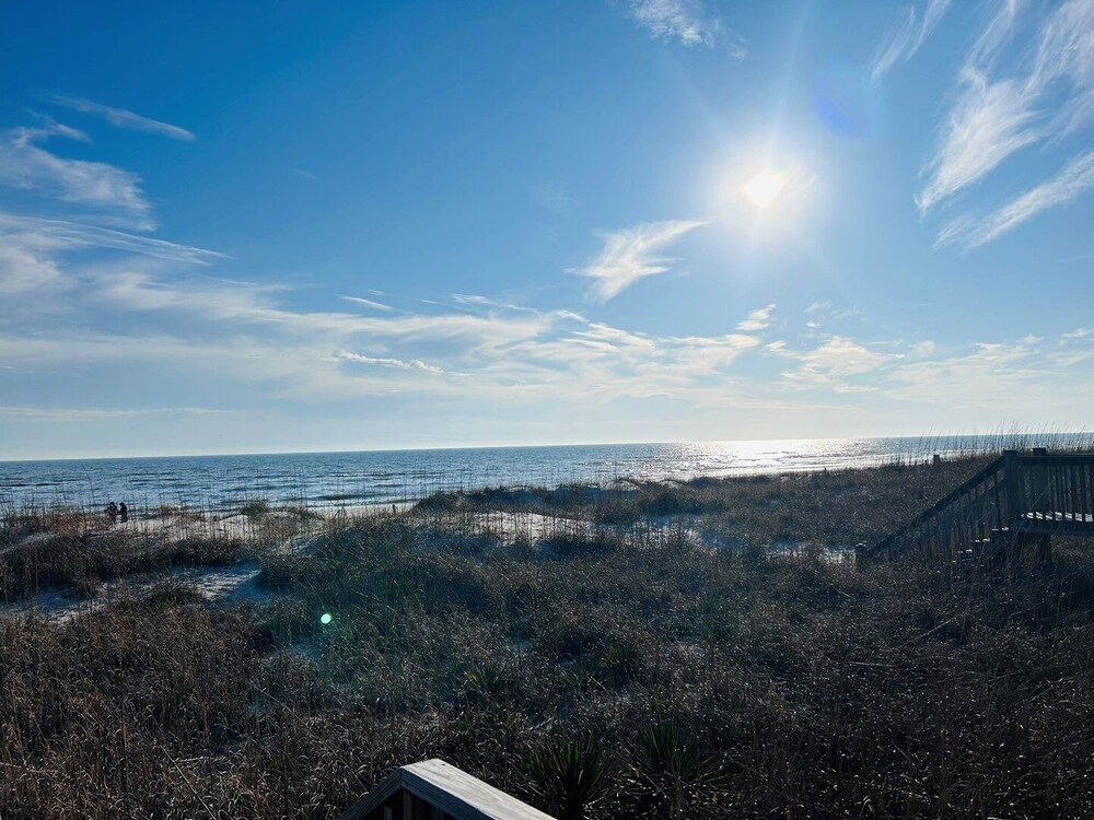 Sea It All 2 Bedroom Home by RedAwning