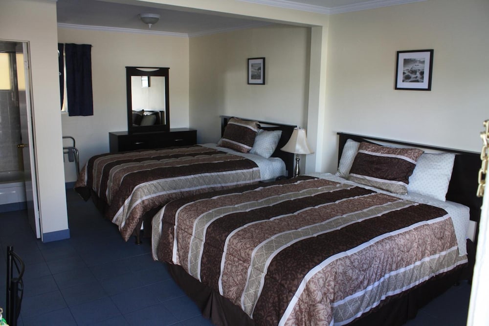 Sunny Beach Motel - Image 2