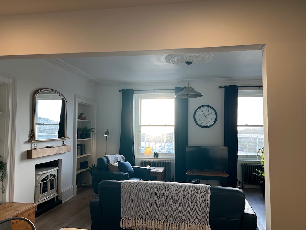 Seaview 2-bed Apartment on Anstruther Harbourfront