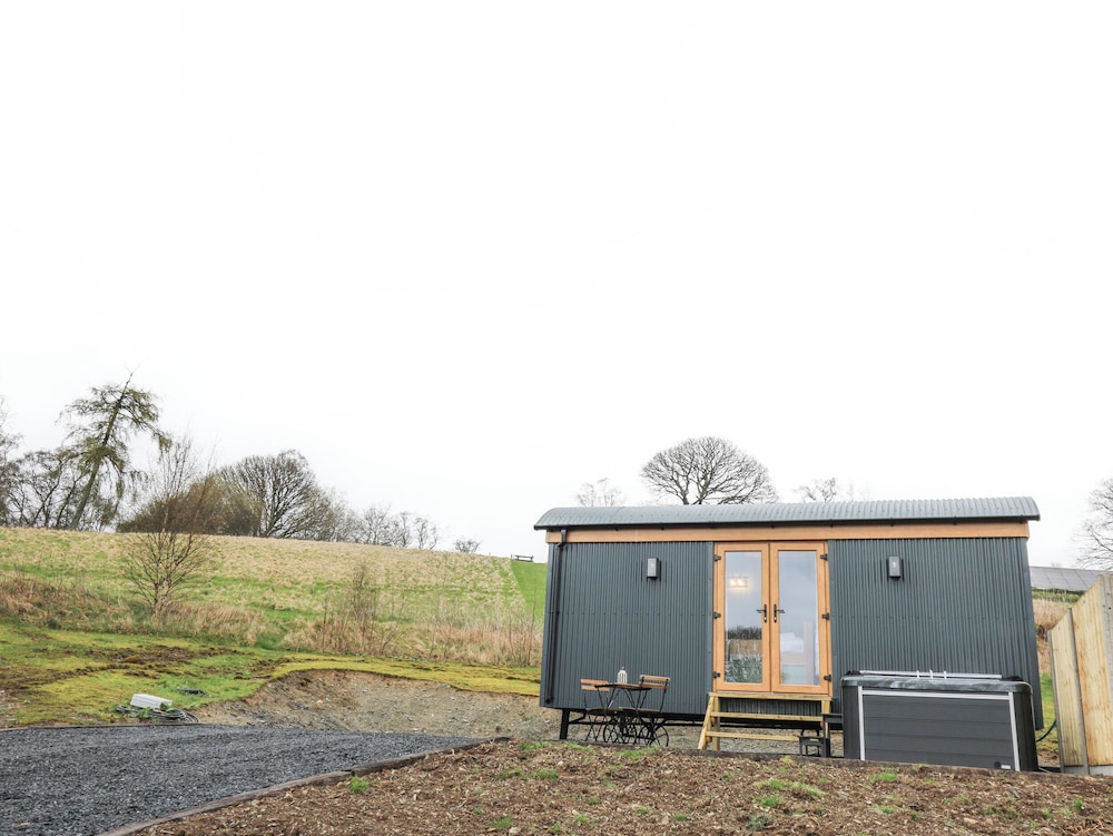 Dam View Shepherds Hut