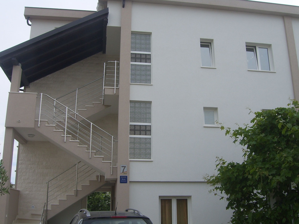 Photo 32
