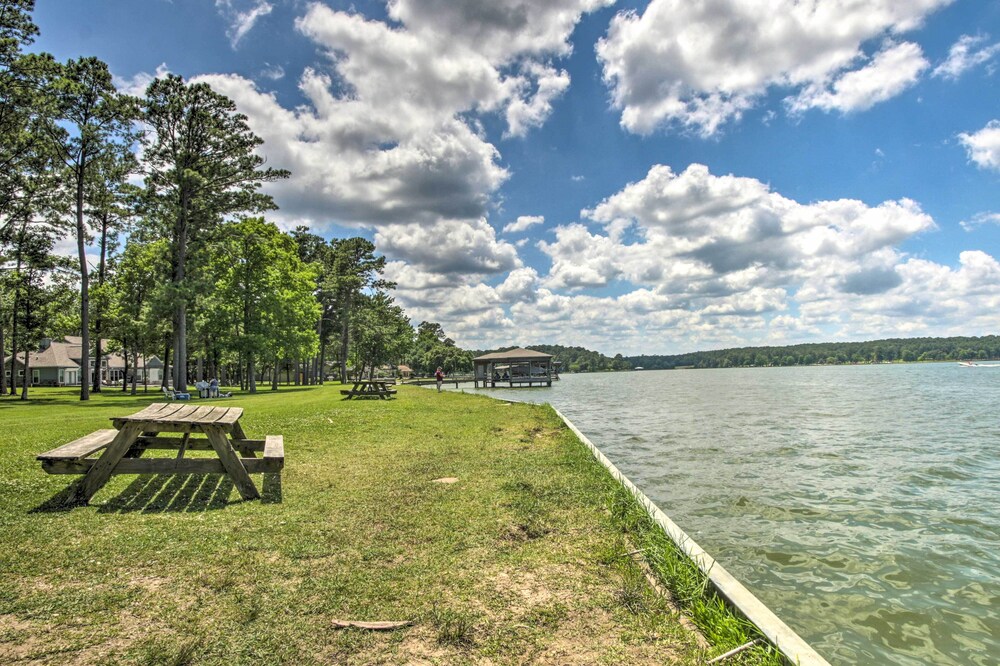 Steps to Marina: Coldspring Retreat w/ Lake View