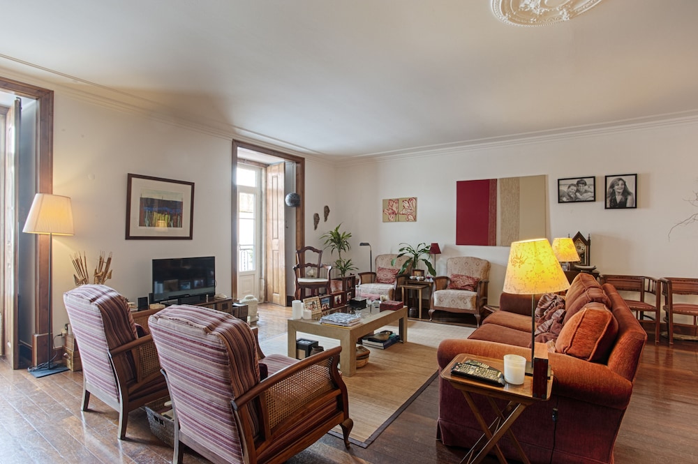 Lisbon Downtown Apartment - XVIII Century Luxury Apartment