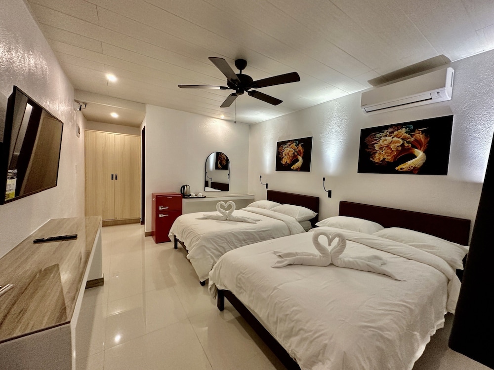 Calypso Beach & Dive Resort