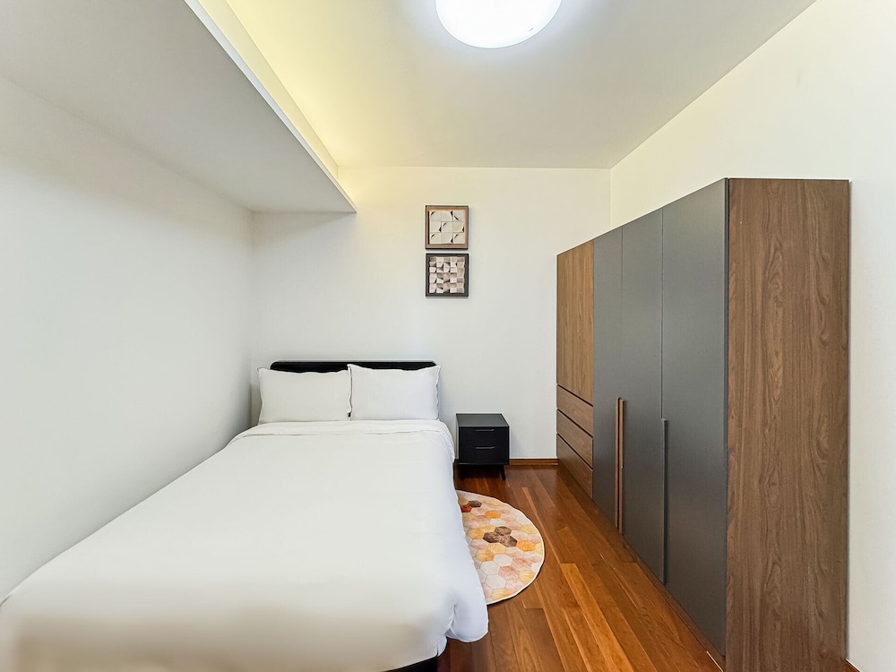 Tyms 2BR Apt Gubei CBD Near Takashimaya
